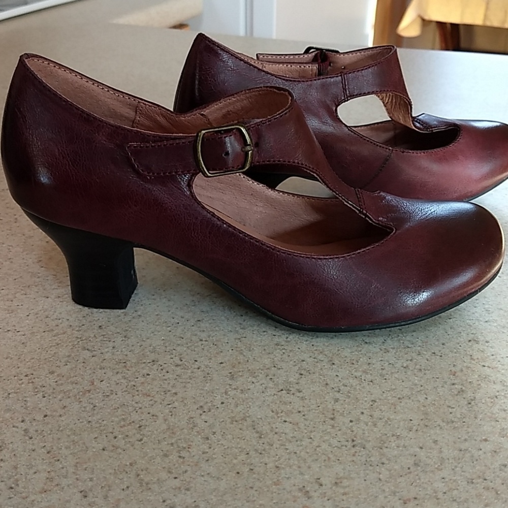 Miz mooz t-strap pumps
